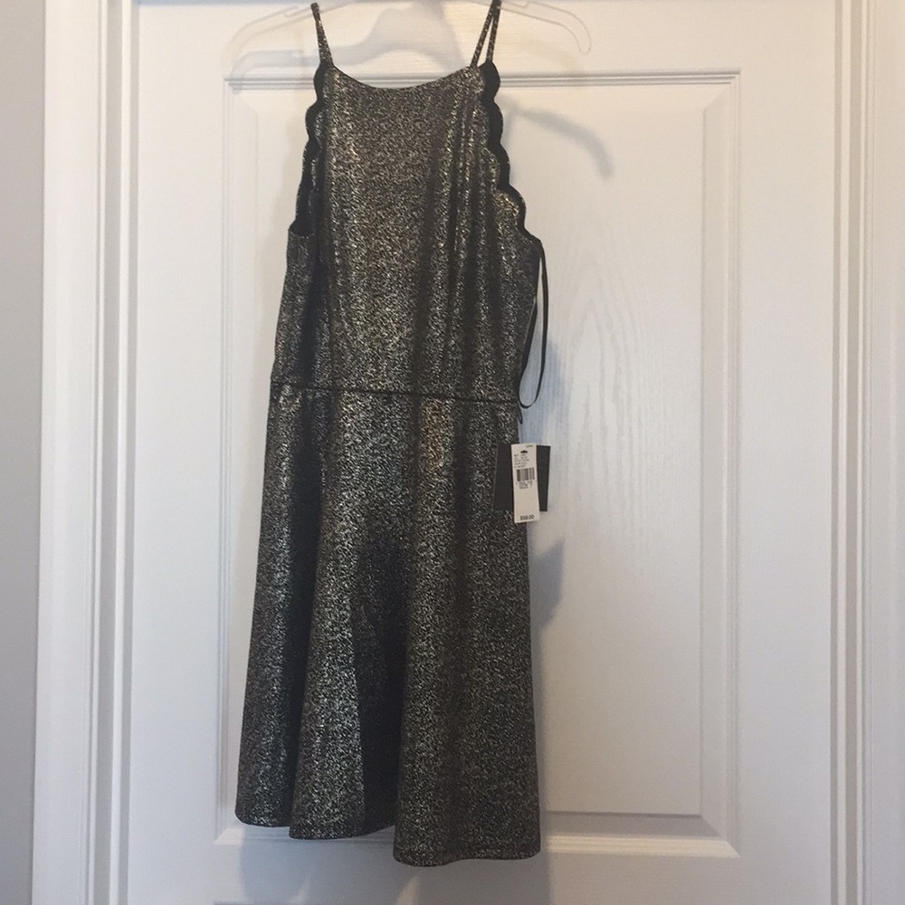 Beautiful scalloped iz Byer dress black with gold